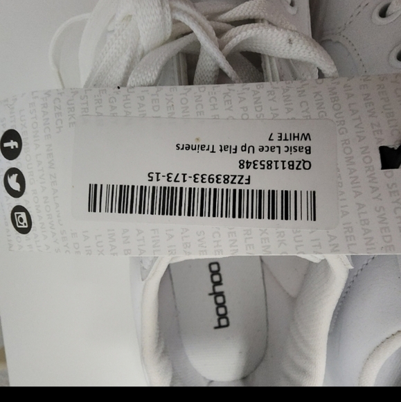 BooHoo White Women's Sneakers Shoes 👟 size US 9 EUR 7 NWT - Picture 6 of 7